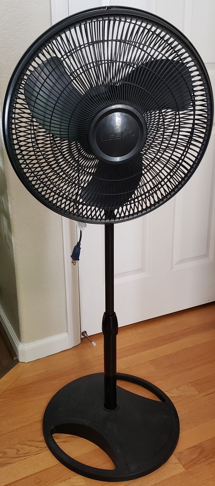 Lasko 3 Speed Oscillating Fan