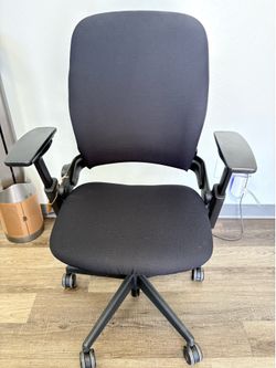 🪑 Steelcase Leap Chairs — In Stock! In like new condition