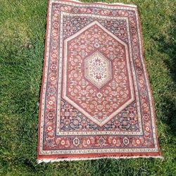 Persian Rug Prayer Rug Carpet  5ft X 38 Inches Oriental Wool Rug In Good Condition