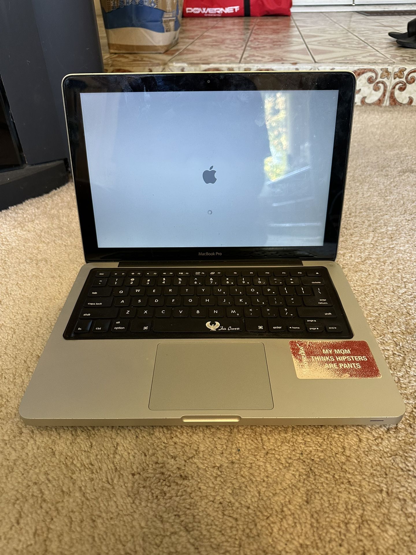 Apple MacBook Pro Laptop w/ Charger