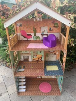 3 Story Dollhouse