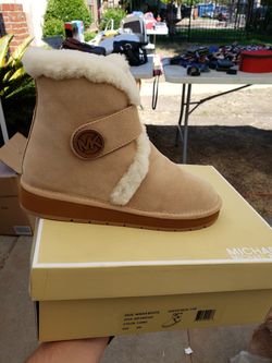 Brand New Michael Kors Suede/Fur Winter Bootie 8 Womens