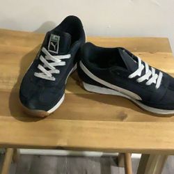 Boy’s  Puma Easy Rider Size 13 