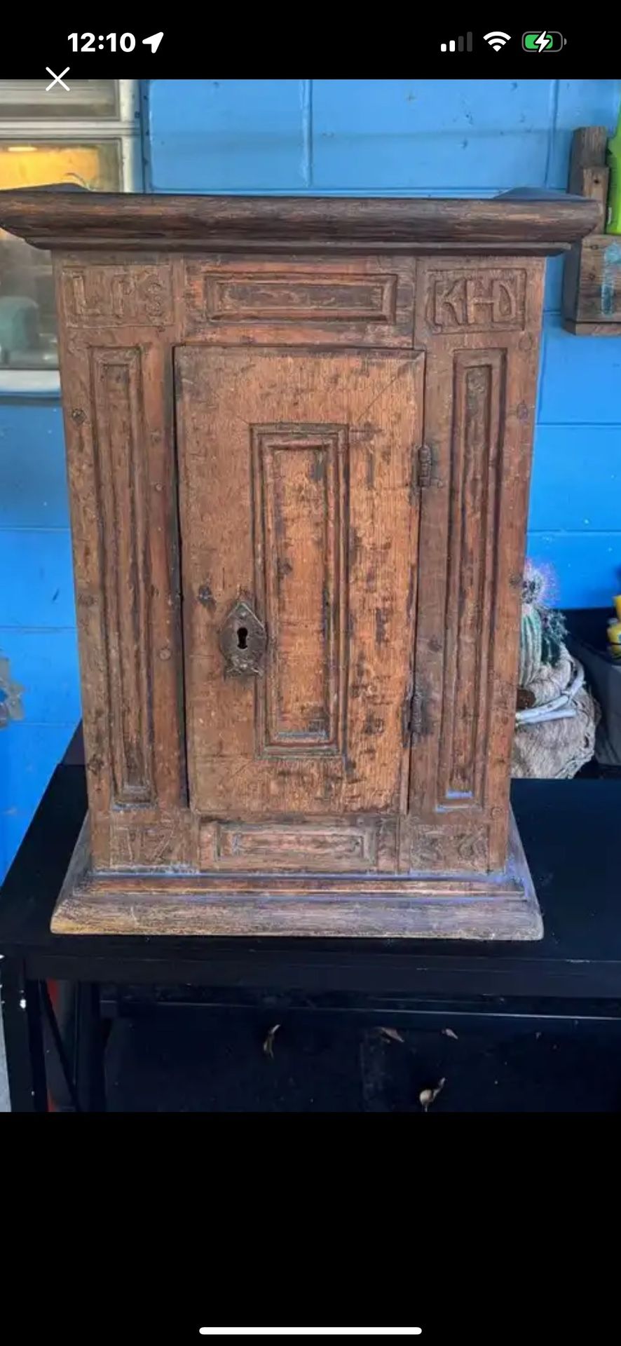 1736 Hanging Hutch 
