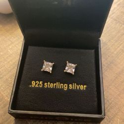 Earrings 4mm