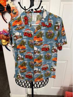 Disney Castaway Youth XL Blue Tropical Camp Shirt Orange and red accents.