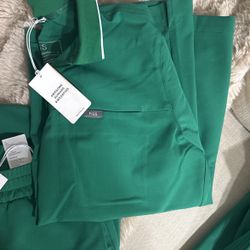 Men’s FIGS scrub Polo And Scrub Bottoms 