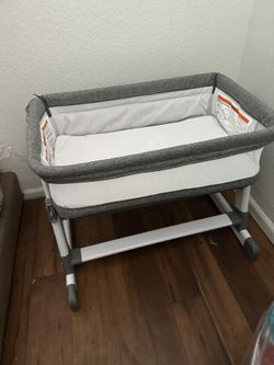 Simmons by the bed city sleeper bassinet