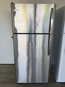 Frigidaire Stainless Steel Top-Freezer Refrigerator