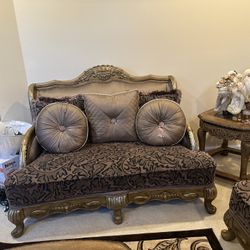 Like New Living Room Set For Sale 