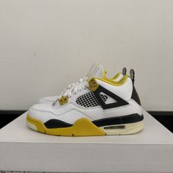 New Women’s  Shoe , Size:7 