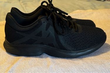 Nike Revolution 4 triple black running shoes men’s size 8