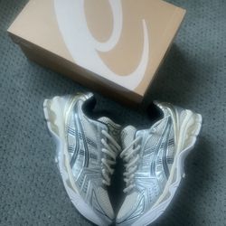 Asics gel Kayano 14 Pure silver birch size 9