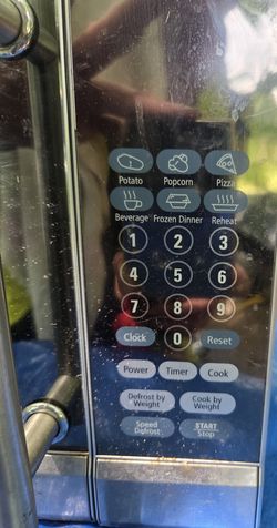 Oster Counter Top Microwave
