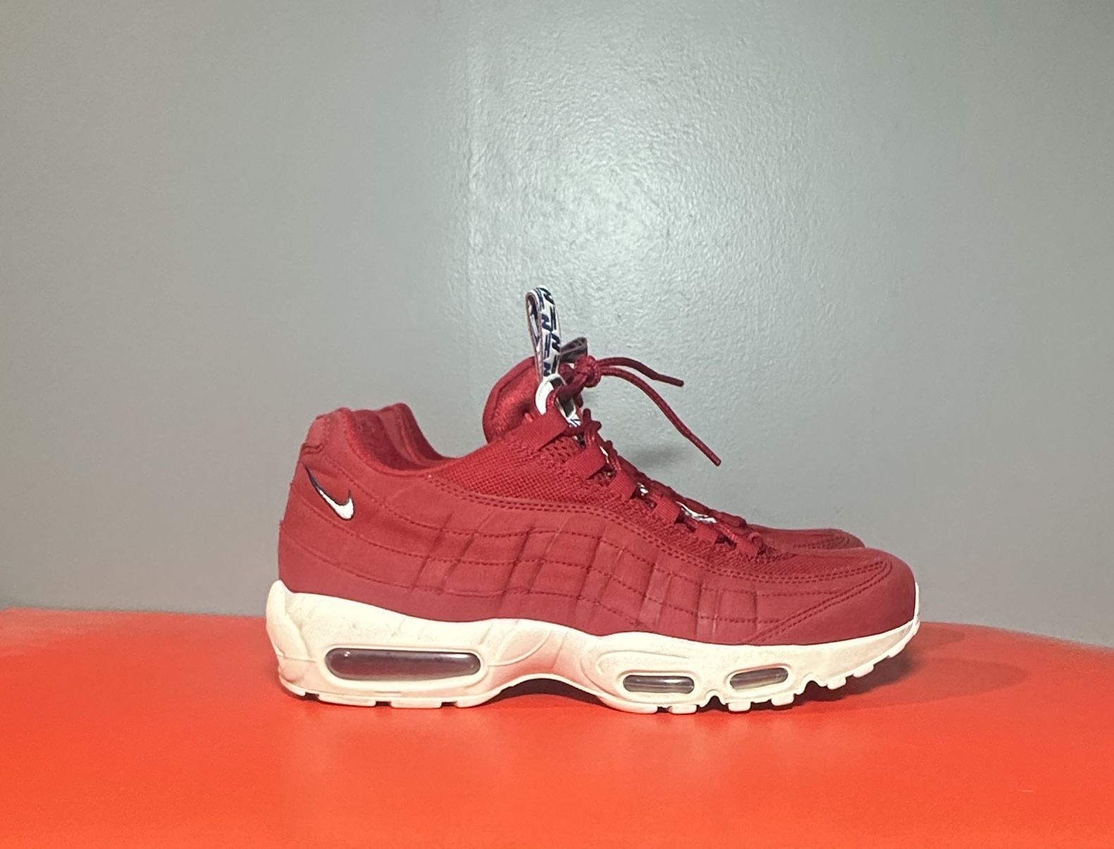 Pull Tab 95 Tt Size Nike Air Max 95 TT Pull Tab Gym Red Size Sneakers