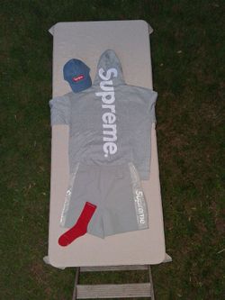 Bundle 4 piece Supreme outfit