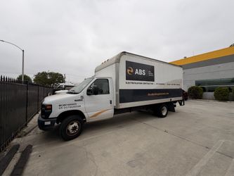 2017 Ford E-350 Box Truck