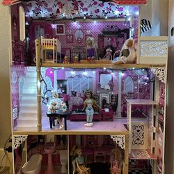 Doll house / Dolls / Accessories