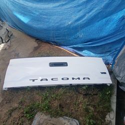 2023 Tacoma Tailgate