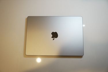 Apple MacBook Pro 14” 2021 M1 Pro 16GB 512GB A2442 Working-FOR PARTS ONLY.