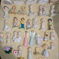 Assorted Precious moments