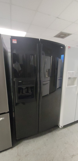 Kenmore Side-by-Side Fridge – Black, Ice & Water Dispenser