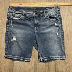 Silver Jeans Co Suki Distressed Bermuda Jean Shorts Blue Denim Size 22 length 9”