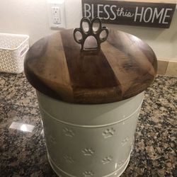 15 lb air tight animal print food container