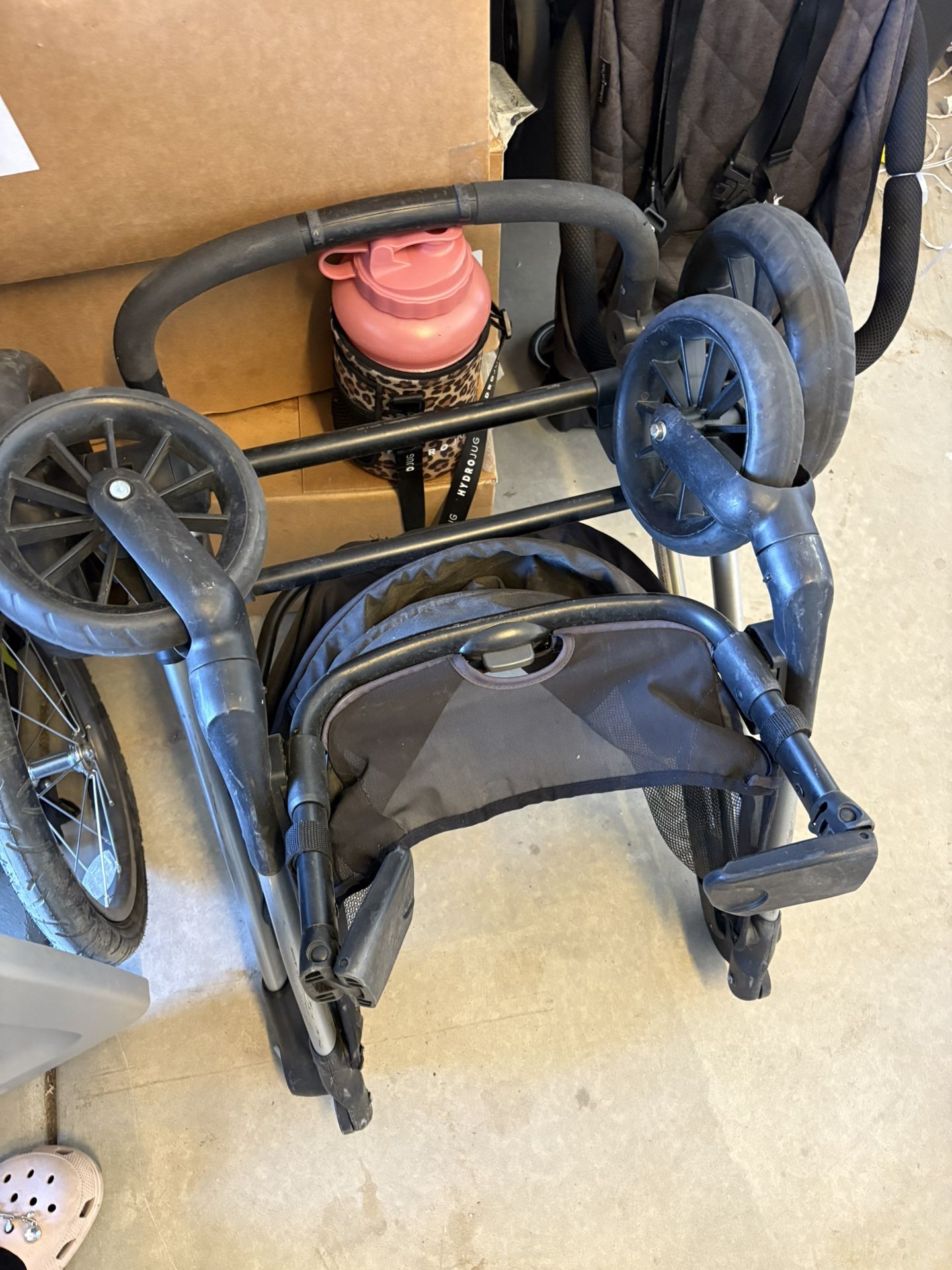 Evenflo Pivot xpand double stroller