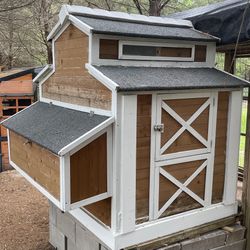 Chicken Coop For 7-8 Adult Birds