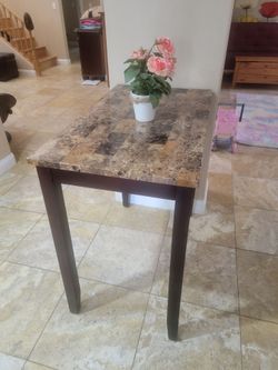 Beautiful small table in great condition