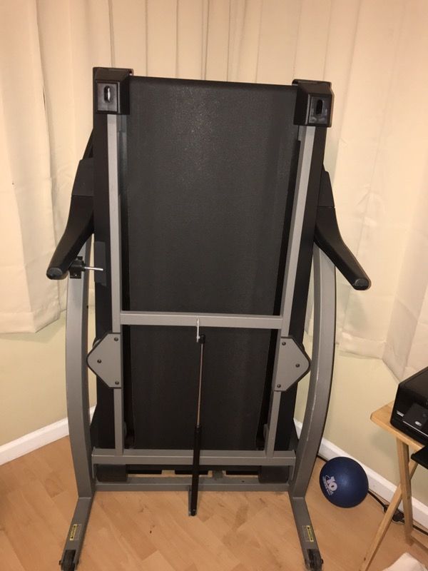 Proform 840 Commercial Mach Z Drive Treadmill
