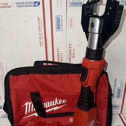 Milwaukee M18 6ton Utility Crimper w/477 ACSR Cutting Jaw Only Kit. Model #2978-20. 