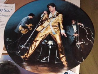 Elvis Plate Set ( 2 individual plates ) w/ authentication
