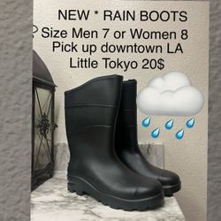 RAIN BOOTS 20$ ADULT SIZE  8     * NEW ***