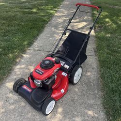 Honda Troy Bilt Self Propelled Lawn Mower with Bag 
