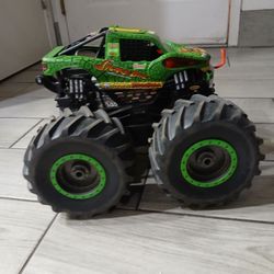 Remote Controlled/vapor Monster Truck