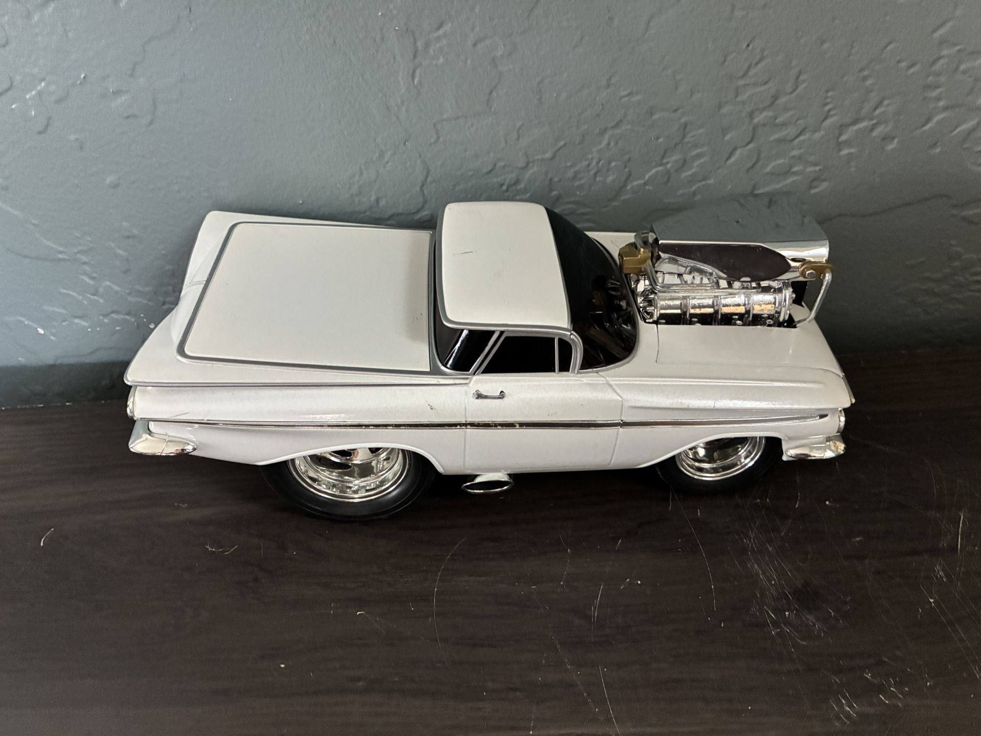 Vintage 2002 “FUNLINE” 1959 El Camino Diecast 1:18 Muscle Machine. Pre Owned.