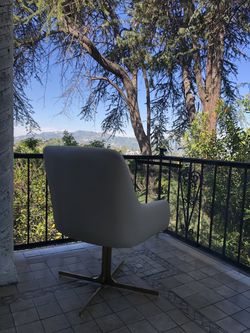 Cream faux leather / Gold base Arm Chair