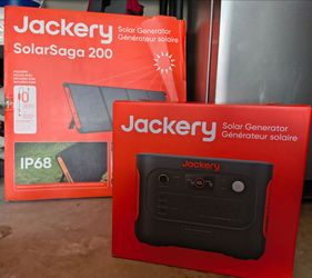 Jackery Explorer 1000 Solar Generator Bundle