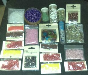 GLASS BEAD LOT