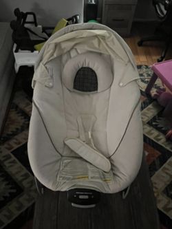 Vibrating baby chair