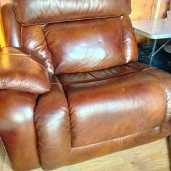 Automatic Leather Recliner / Pickup only