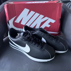 Nike Cortez Leather sneakers NEW