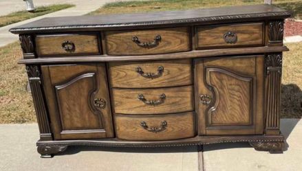 2 dressers