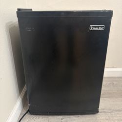 Magic Chef Mini Fridge 