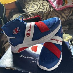 Champions Women’s Size 9 Nuevos