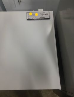 14 cubic foot Frigidaire White Chest Freezer