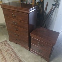 5 Drawer Chest And 2 Drawer Nightstand 