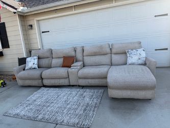 Recliner sectional